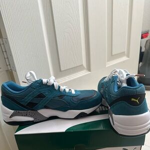 Puma fast graphic women’s blue white suphur spring